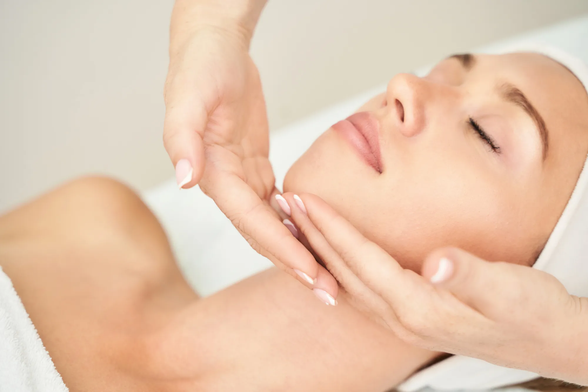 What to Expect from a Massage Outcall in Dubai